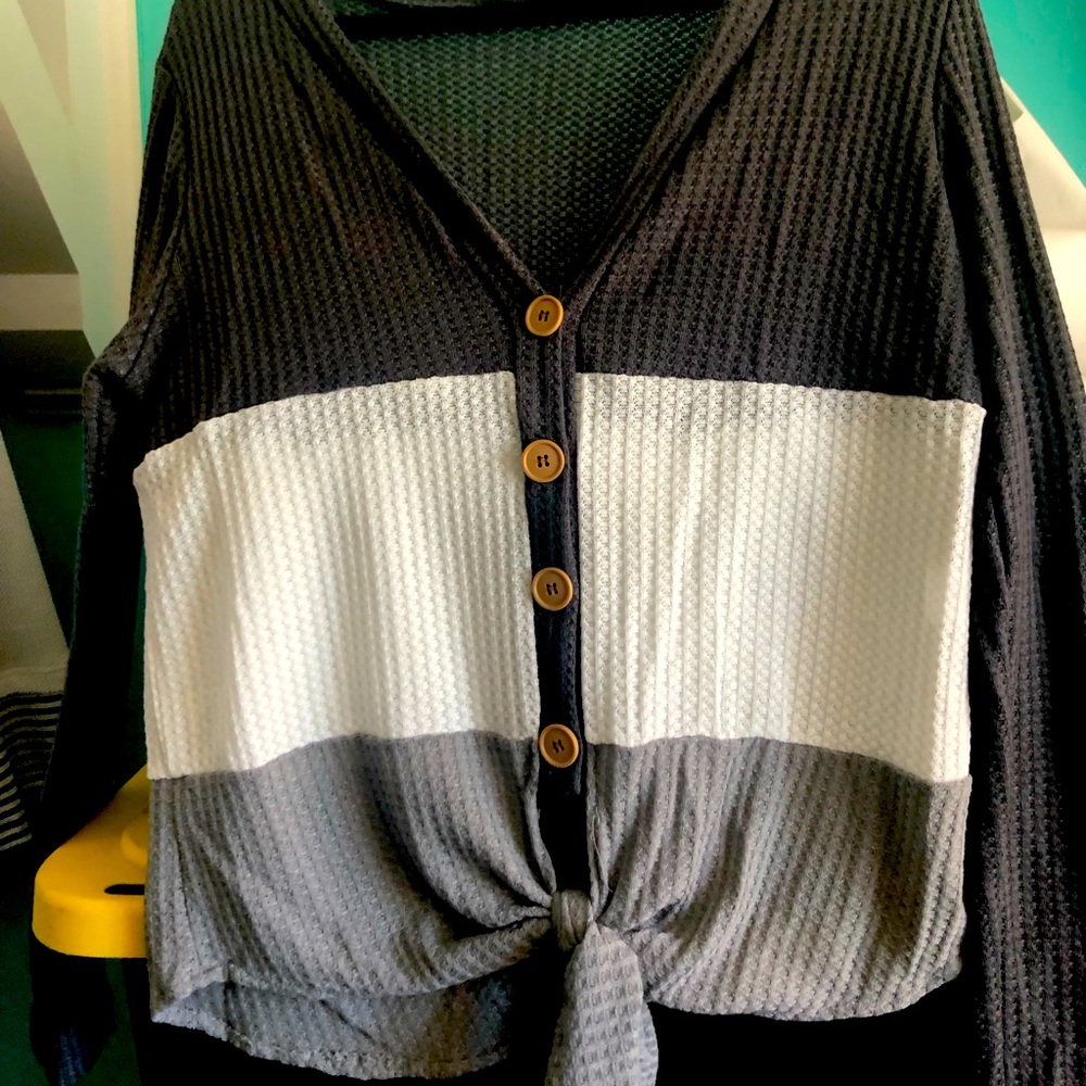 Very cute Ty up shirt